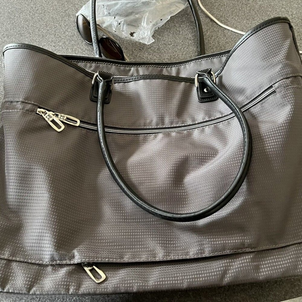 REVO Tote Bag w/ 2 handles